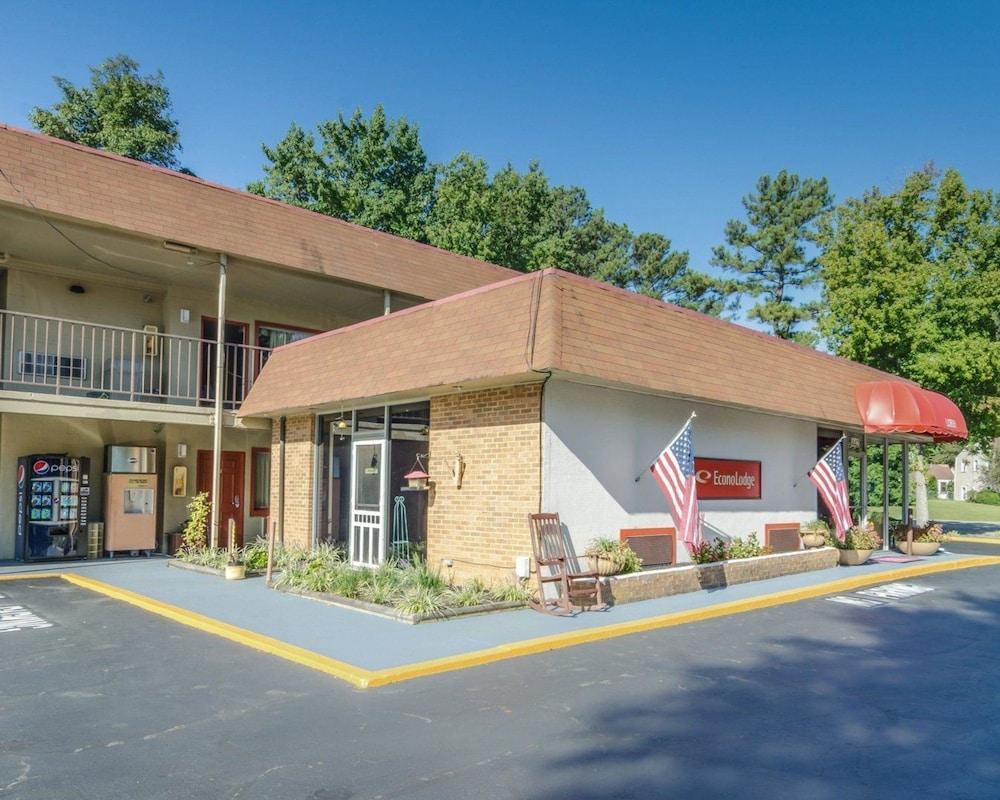 Econo Lodge Historic Area Γουίλιαμσμπεργκ Εξωτερικό φωτογραφία